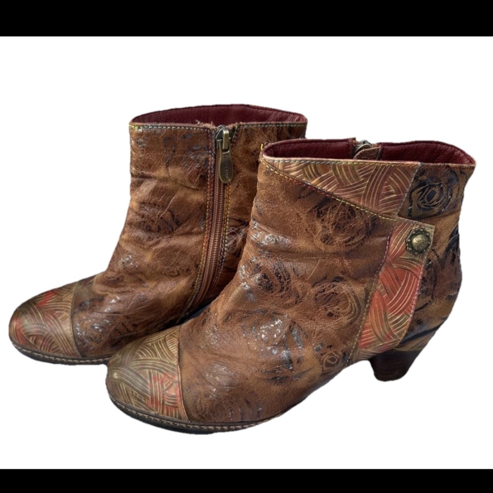 L'Artiste Spring Step Waterlily boots hand-painted leather embossed US6.5-7 EU37